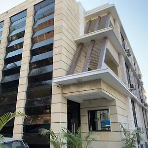 *** Hotel Five Elements The Claire India